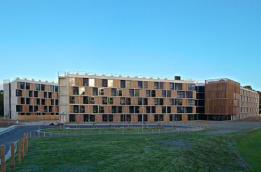 Driveway-leading-to-Jackomos-Hall-and-Briggs-Halls