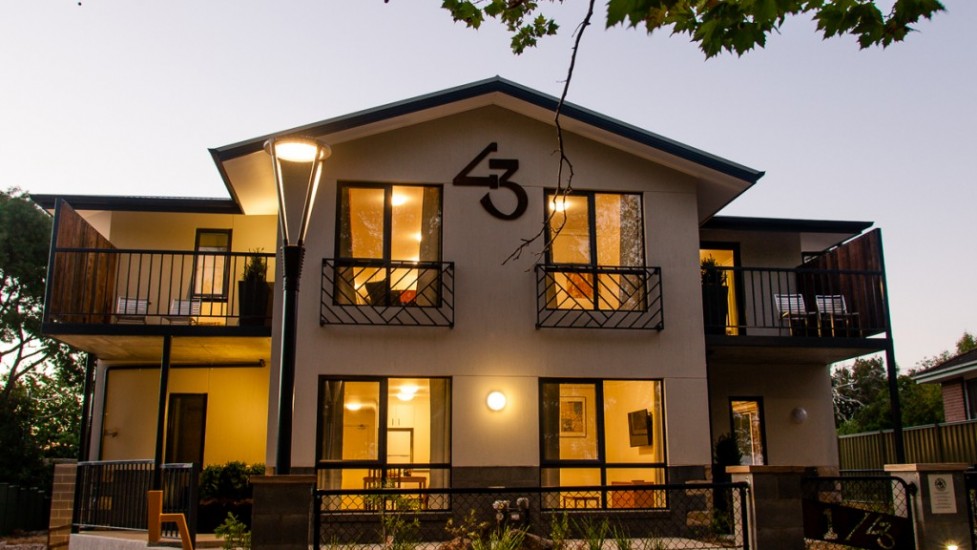 Forsyth-Stuart-Apartments-front-lights