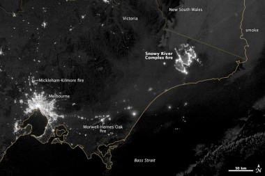 The 2014 Snowy River Fire at night, as captured by NASA’s Earth Observatory, was roughly the same size as Melbourne. NASA Earth Observatory