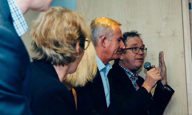 Peter Phibbs (right)