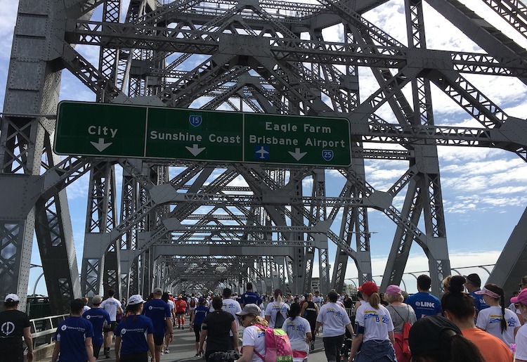 group walking story bridge brisbane
