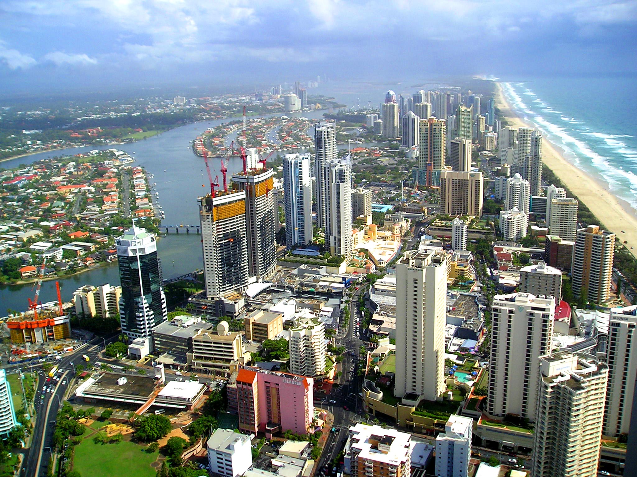 urban sprawl, gold coast