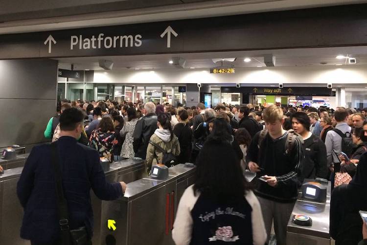 sydney train station peak hour