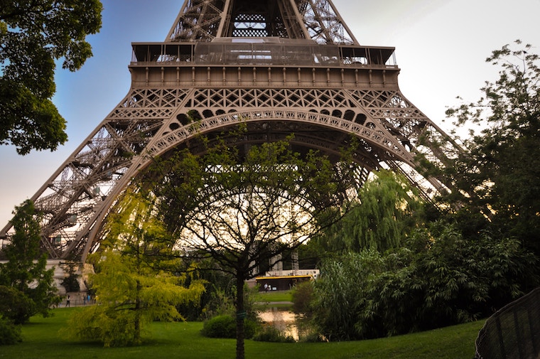 Eiffel Tower greenery