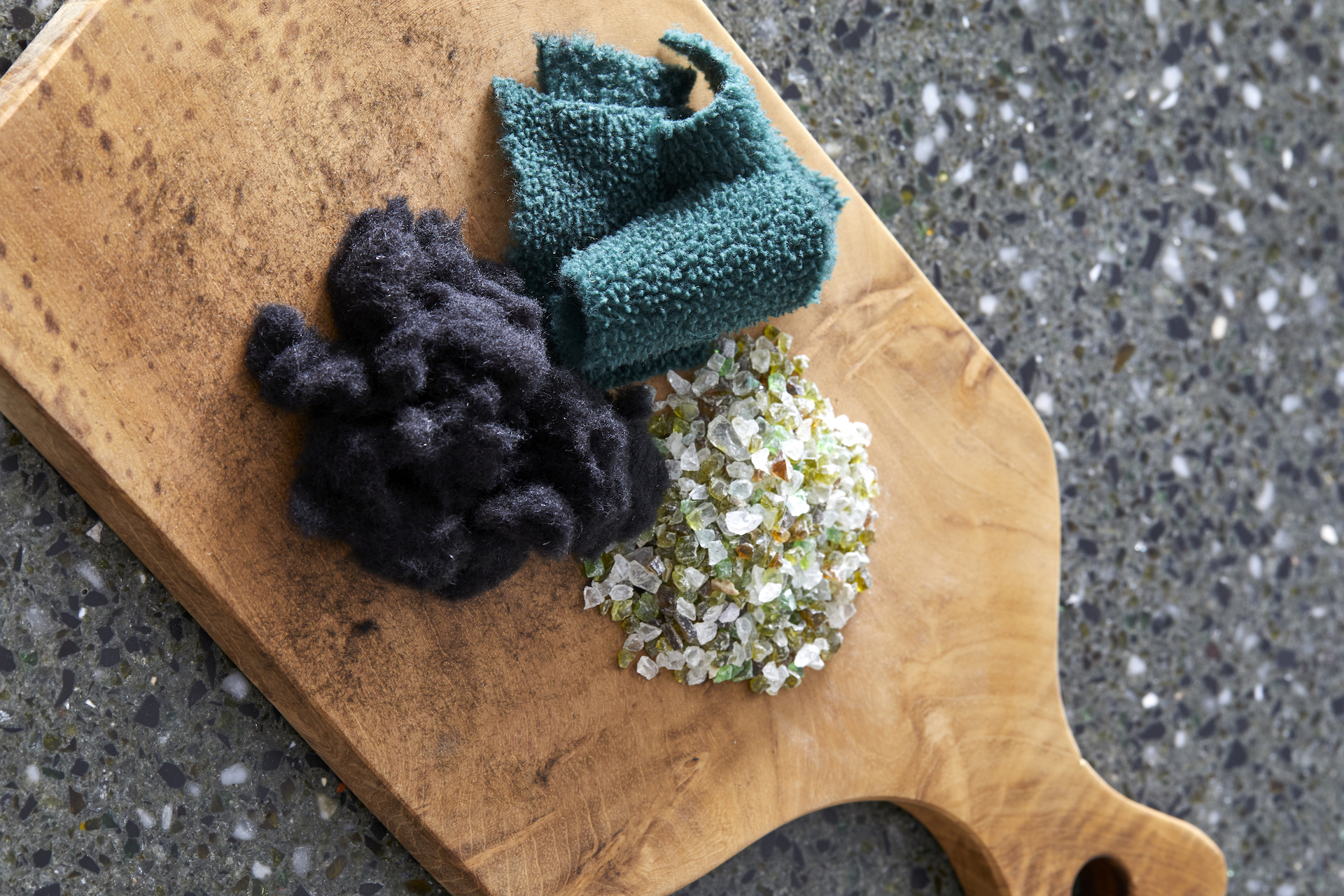 ceramics made out of waste glass, plastic and textiles